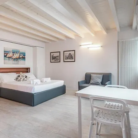 Vicolo Zini Apartment