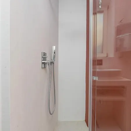 Vicolo Zini *